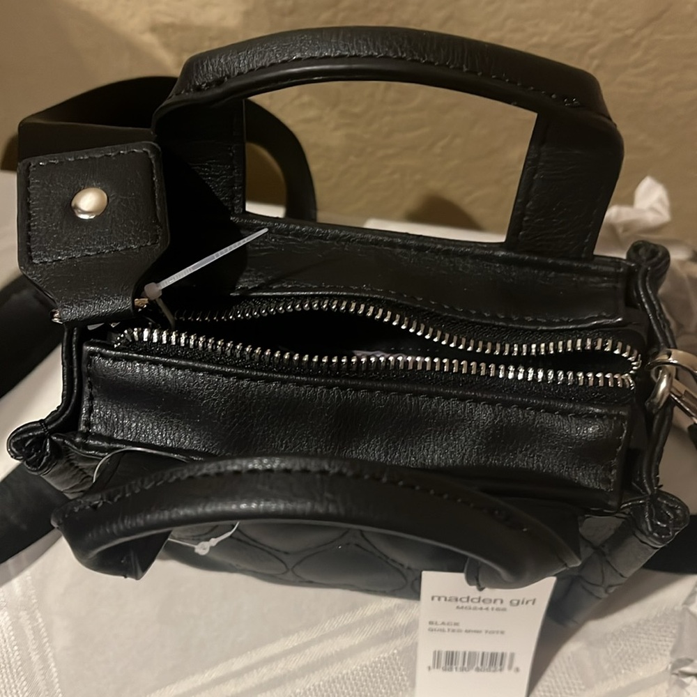 Madden Girl Black Quilted Crossbody Bag - Picture 3 of 4